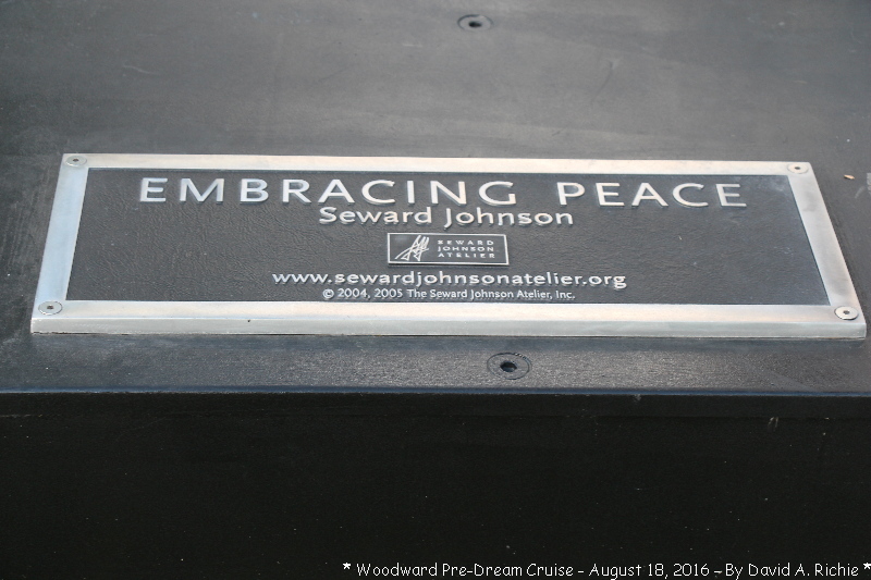 IMG_4894-Embracing Peace-Seward Johnson.jpg